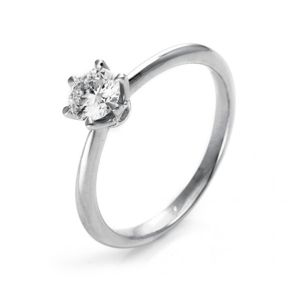 Whitegold / Platinum Diamond Ring